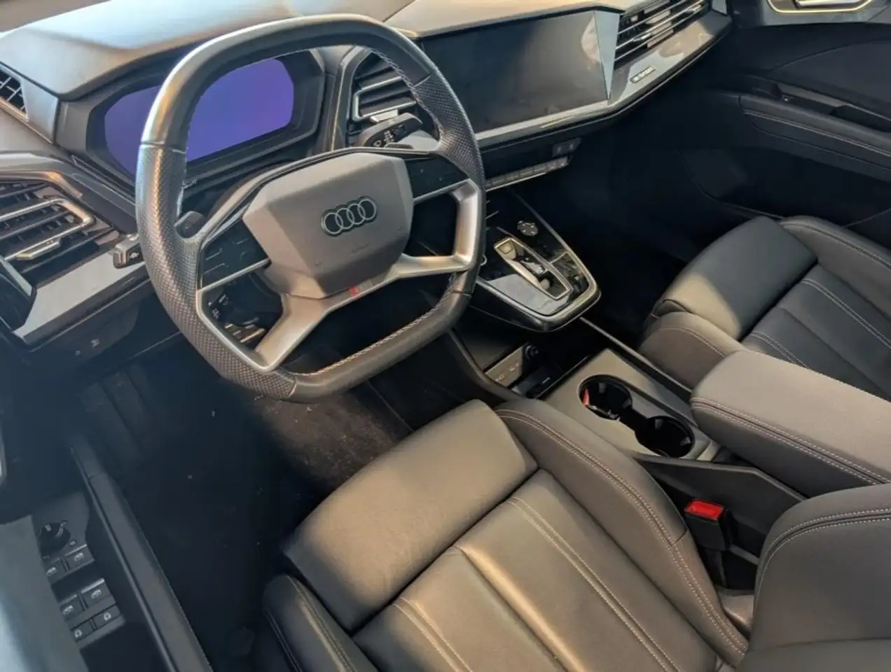 Audi Q4 e-tron снимка Audi Q4 e-tron