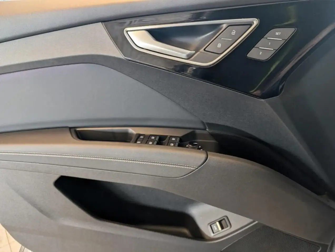 Audi Q4 e-tron снимка Audi Q4 e-tron