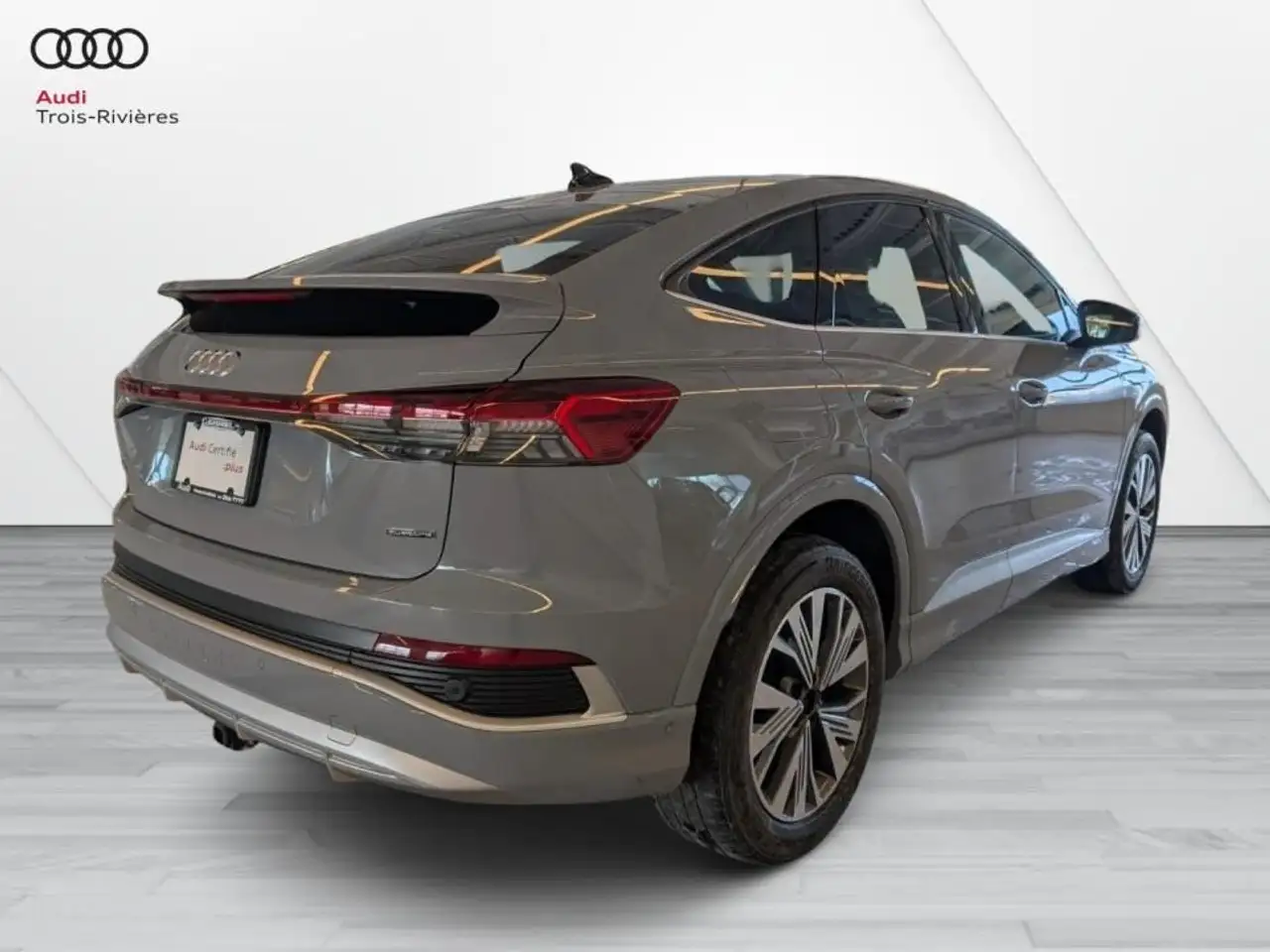 Audi Q4 e-tron снимка Audi Q4 e-tron