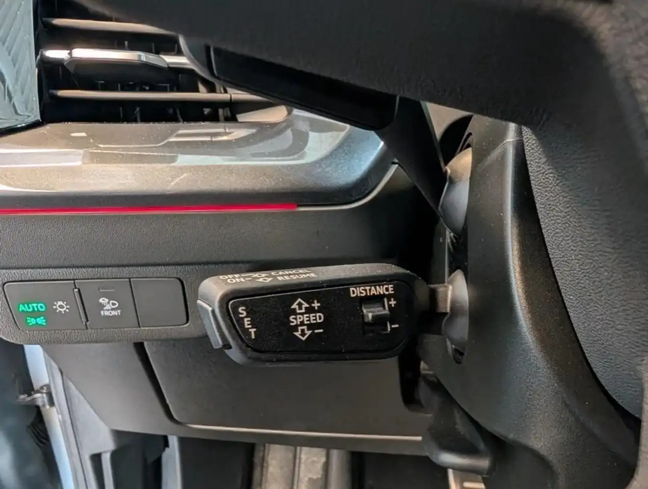 Audi Q4 e-tron снимка Audi Q4 e-tron