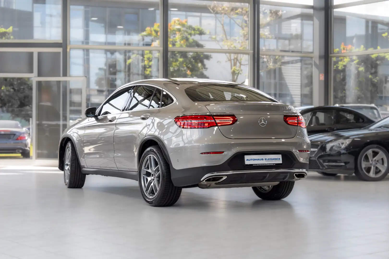 Mercedes-Benz GLC 250 Coupe 4Matic*AMG-LINE*SPORT-FAHRWERK*LED Grau - 2