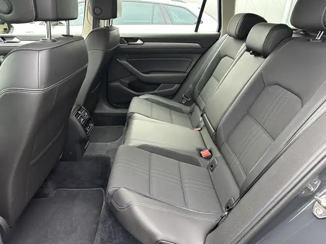 Volkswagen Passat view 7