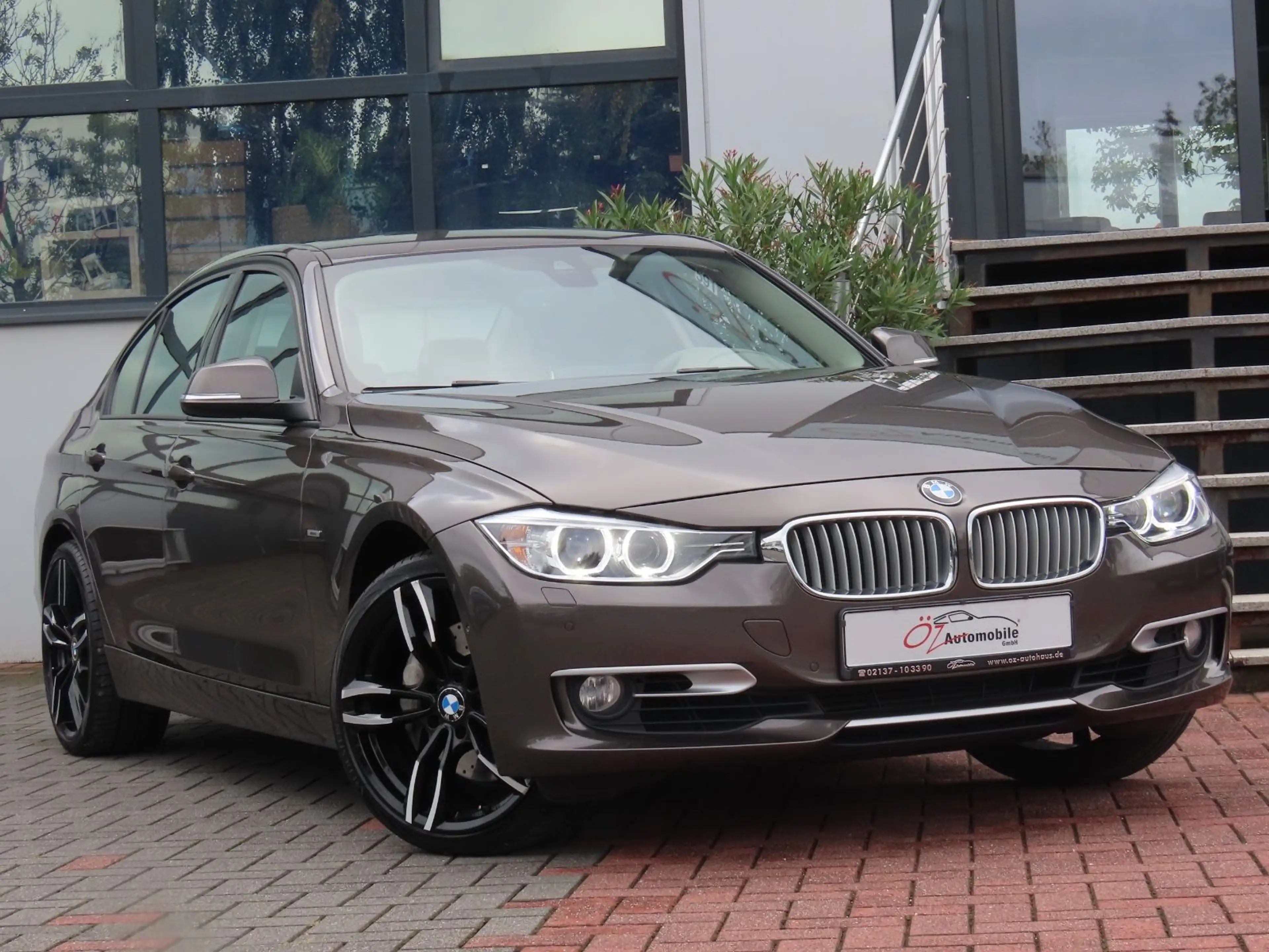 BMW 335 i Autom. Leder Sitzheizung Memory 360° — photo 12