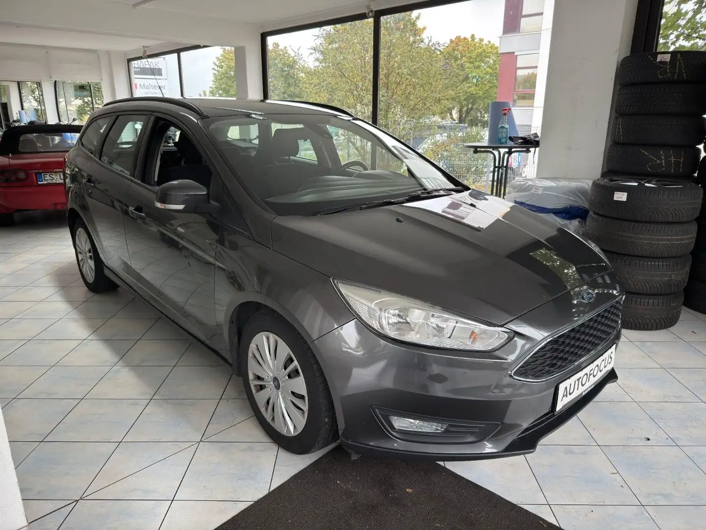 Ford Focus Turnier Business Gris - 1