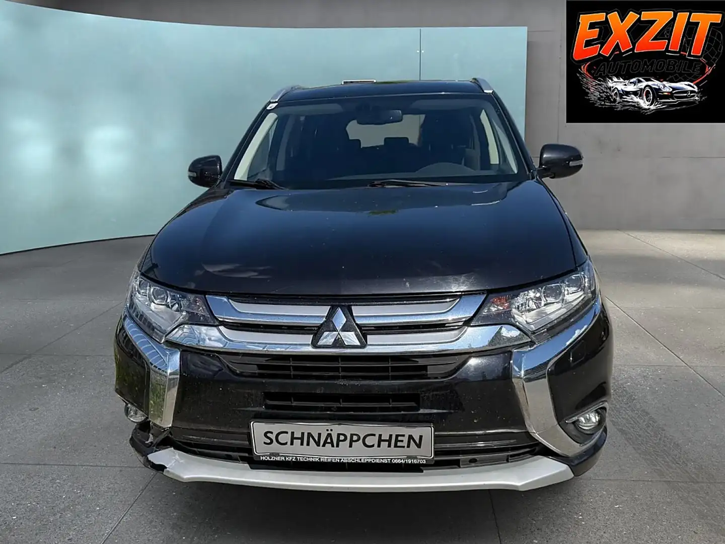 Mitsubishi Outlander 2,2 DI-D AS&G Intense+ Connect Schwarz - 2