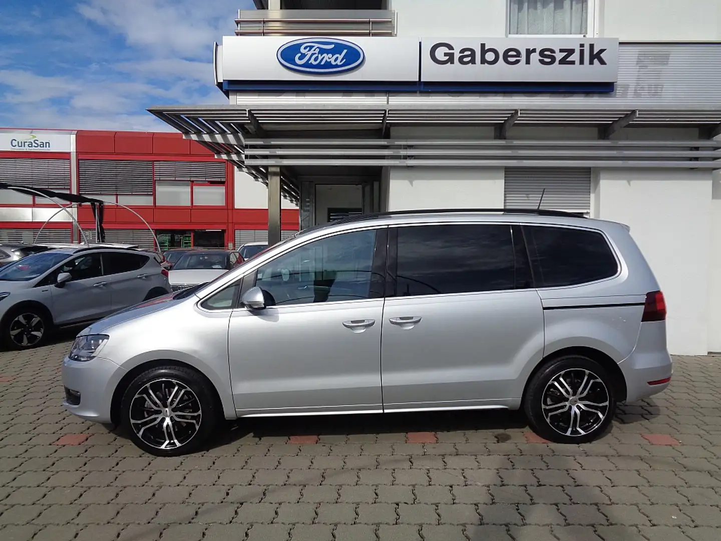 Volkswagen Sharan Comfortline SCR 2,0 TDI DSG 4Motion Silber - 2