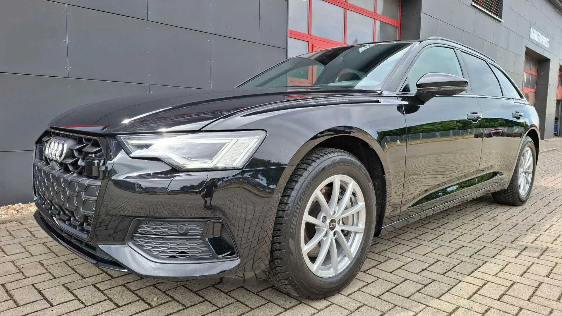 Audi A6 Avant 45 TFSI advanced S line Matrix HU Pano Schwarz - 1