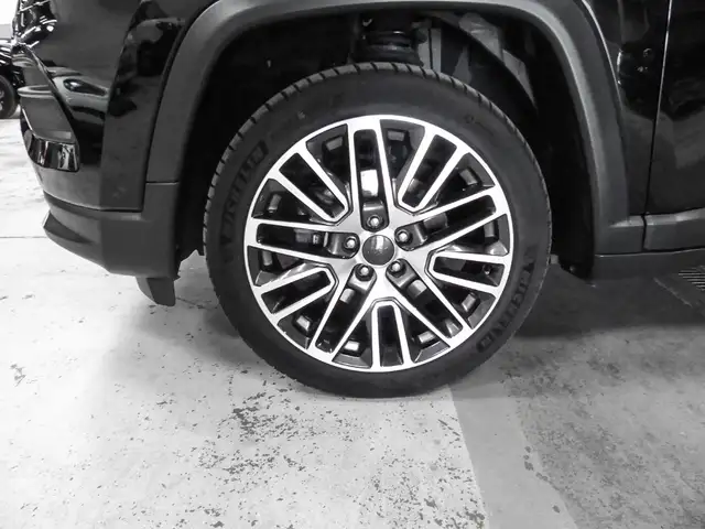 Jeep Compass view 3