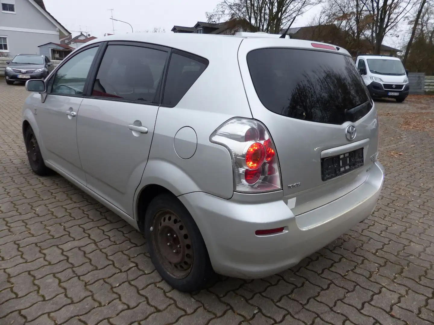Toyota Corolla Verso 2.2 D-CAT Executive Navi 7-Sitzer Silber - 2
