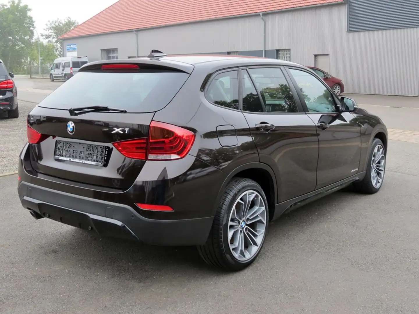 BMW X1 18 d xDrive Sport Line Xenon Navi Braun - 2