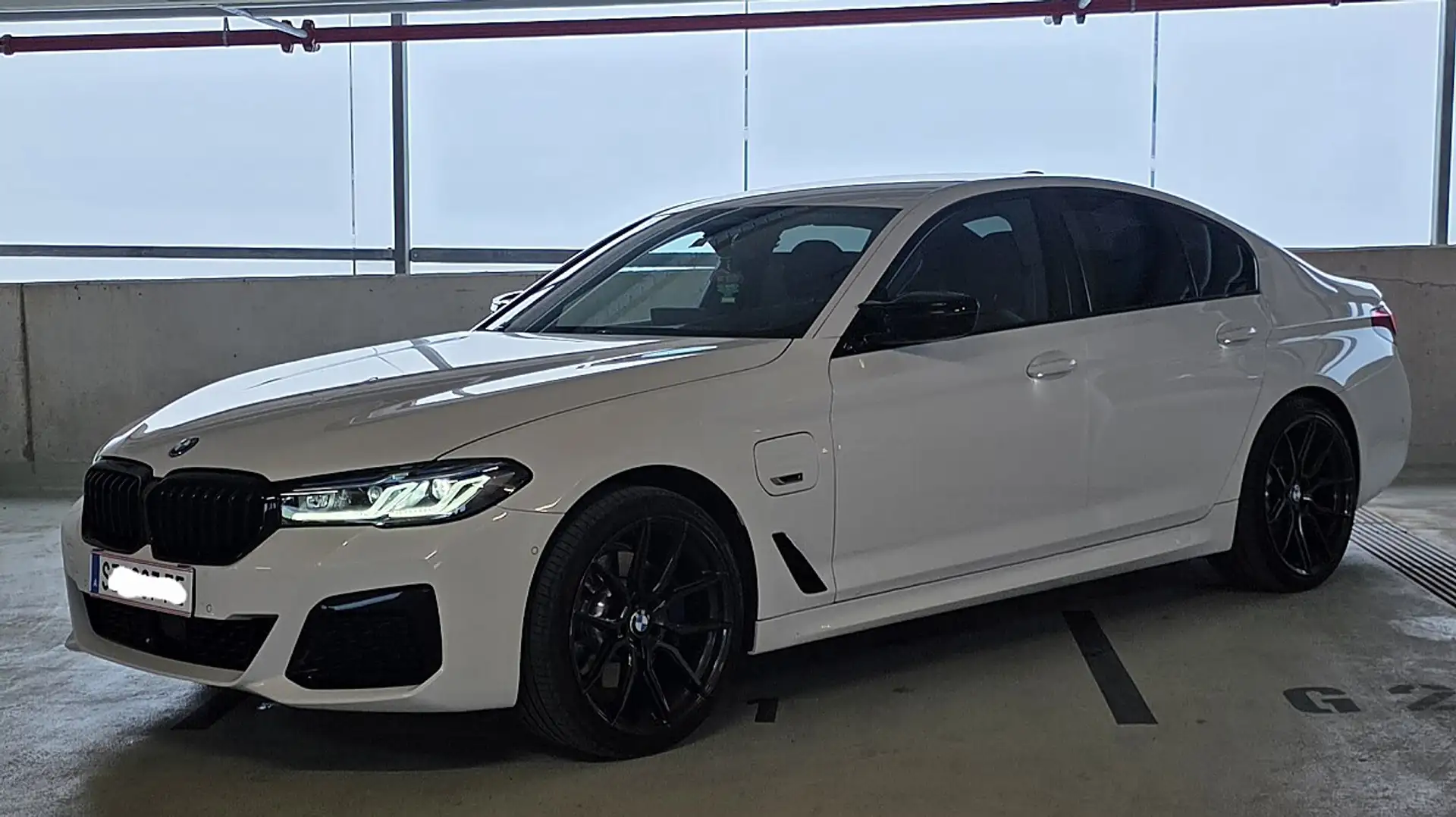 BMW 530 e PHEV Aut. Weiß - 1