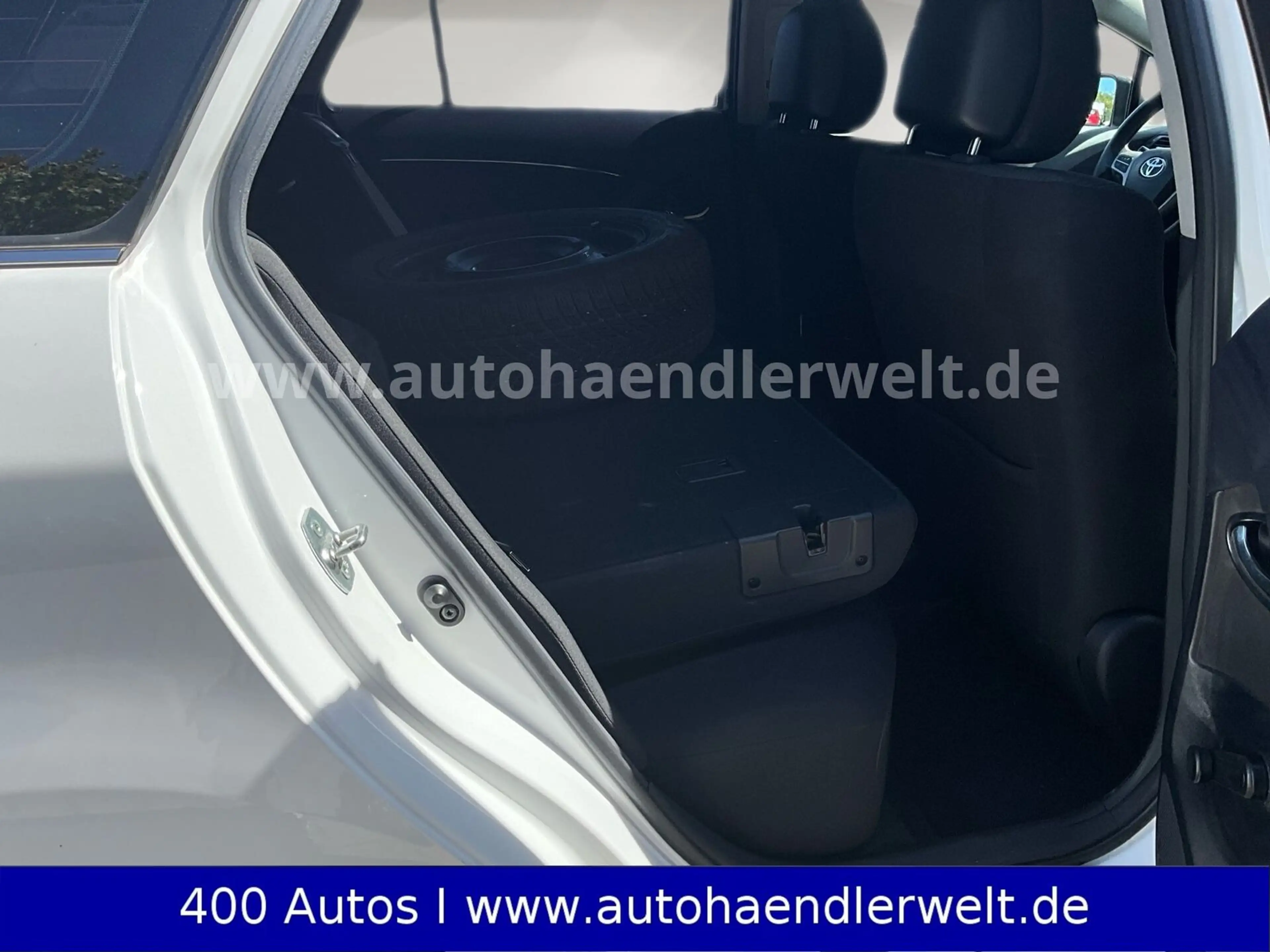 Toyota Avensis Kombi 1.6 Edition Xenon Alu — photo 12
