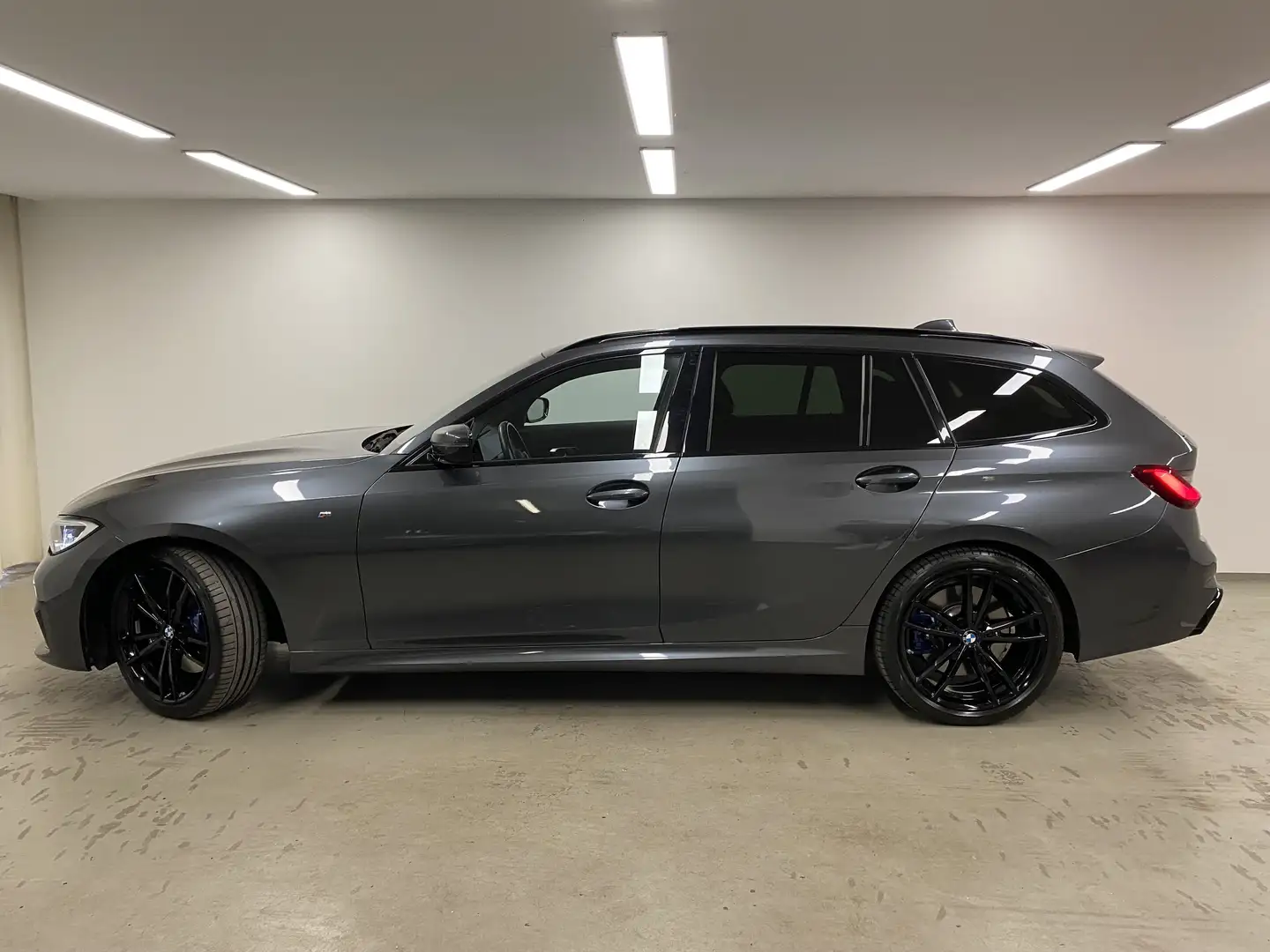 BMW 330 i xDrive M Sport Drivingass. Parkass. Laser Head-U Grau - 2