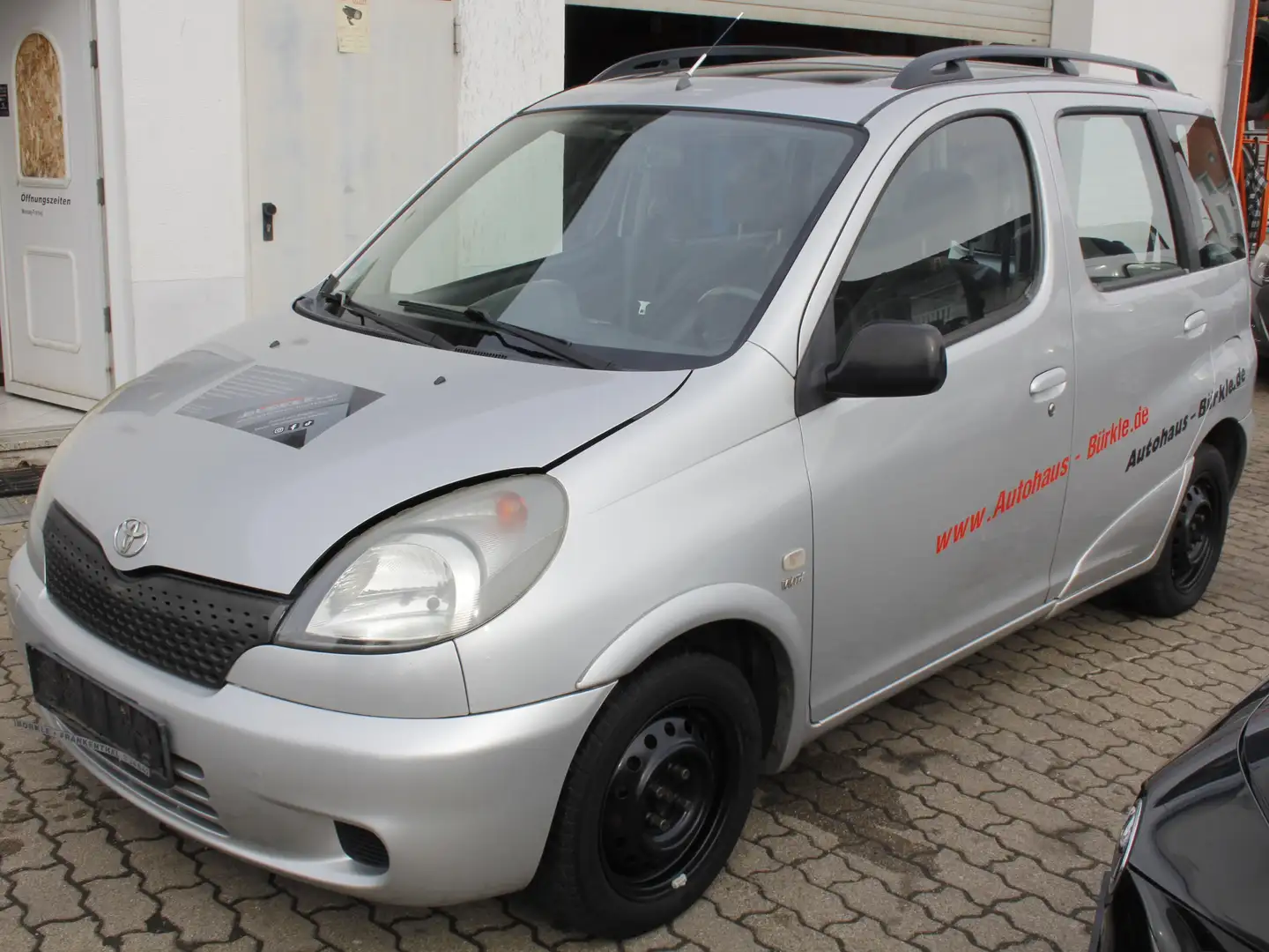 Toyota Yaris Yaris Verso 1.3 Linea luna Kupplung defekt Silber - 2