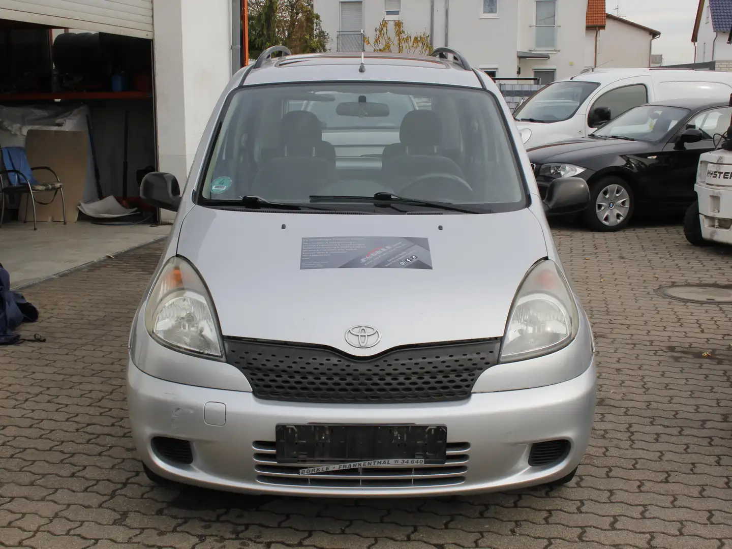 Toyota Yaris Yaris Verso 1.3 Linea luna Kupplung defekt Silber - 1