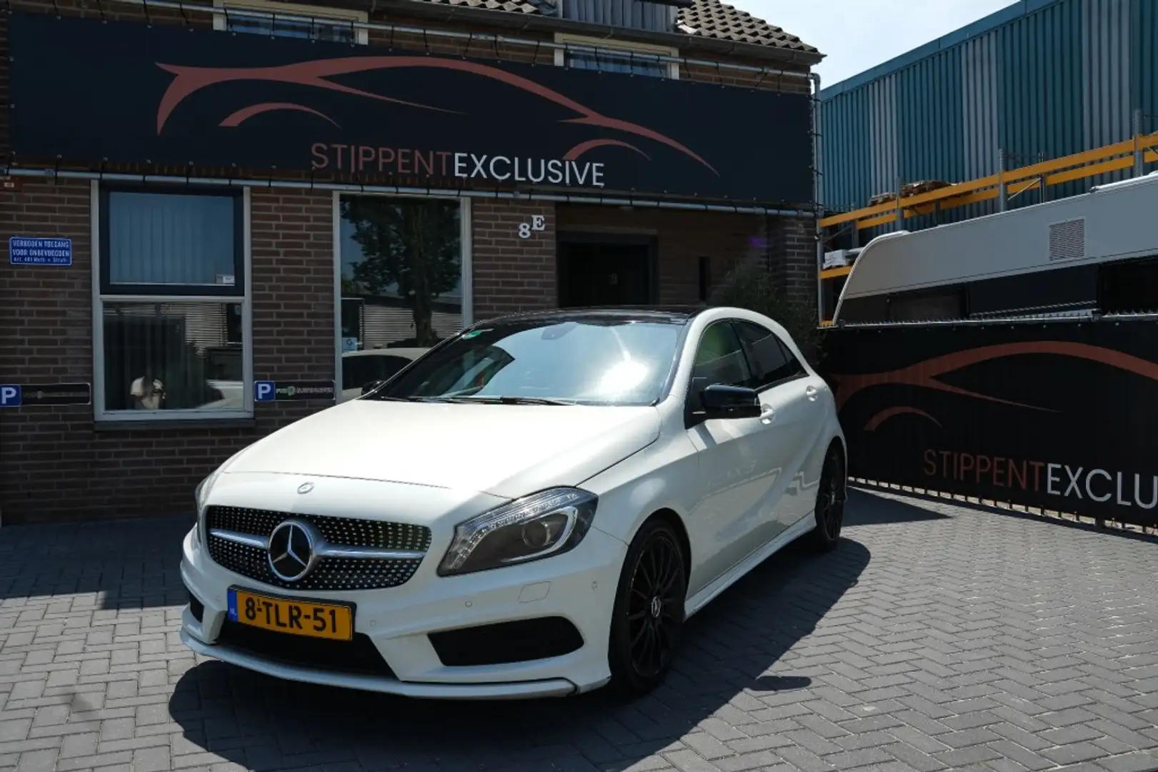 Mercedes-Benz A 180 A180 AMG PAKKET PANO Wit - 2