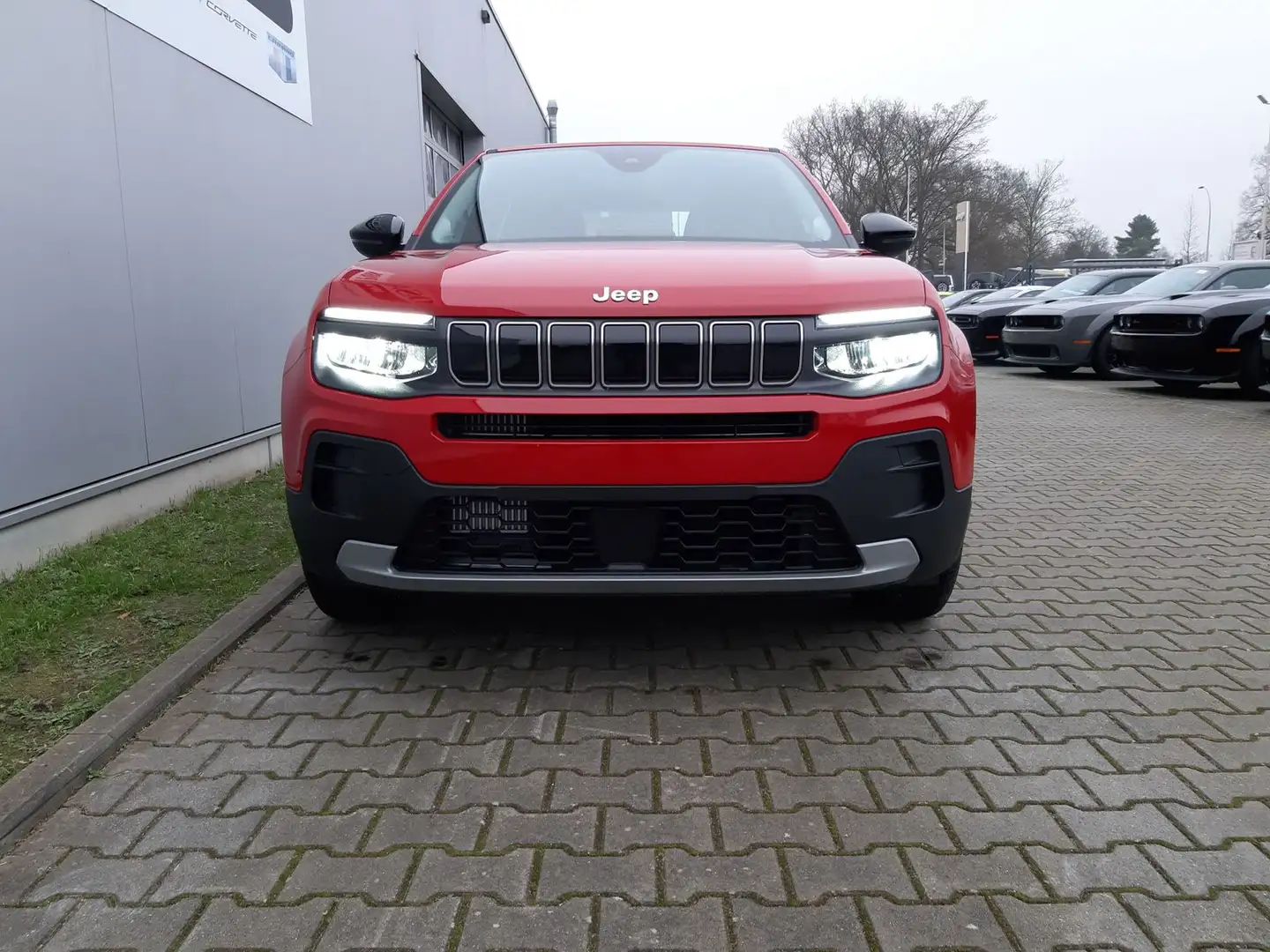 Jeep Avenger Altitude 1,2 MT mit Allwetterreifen Rot - 2