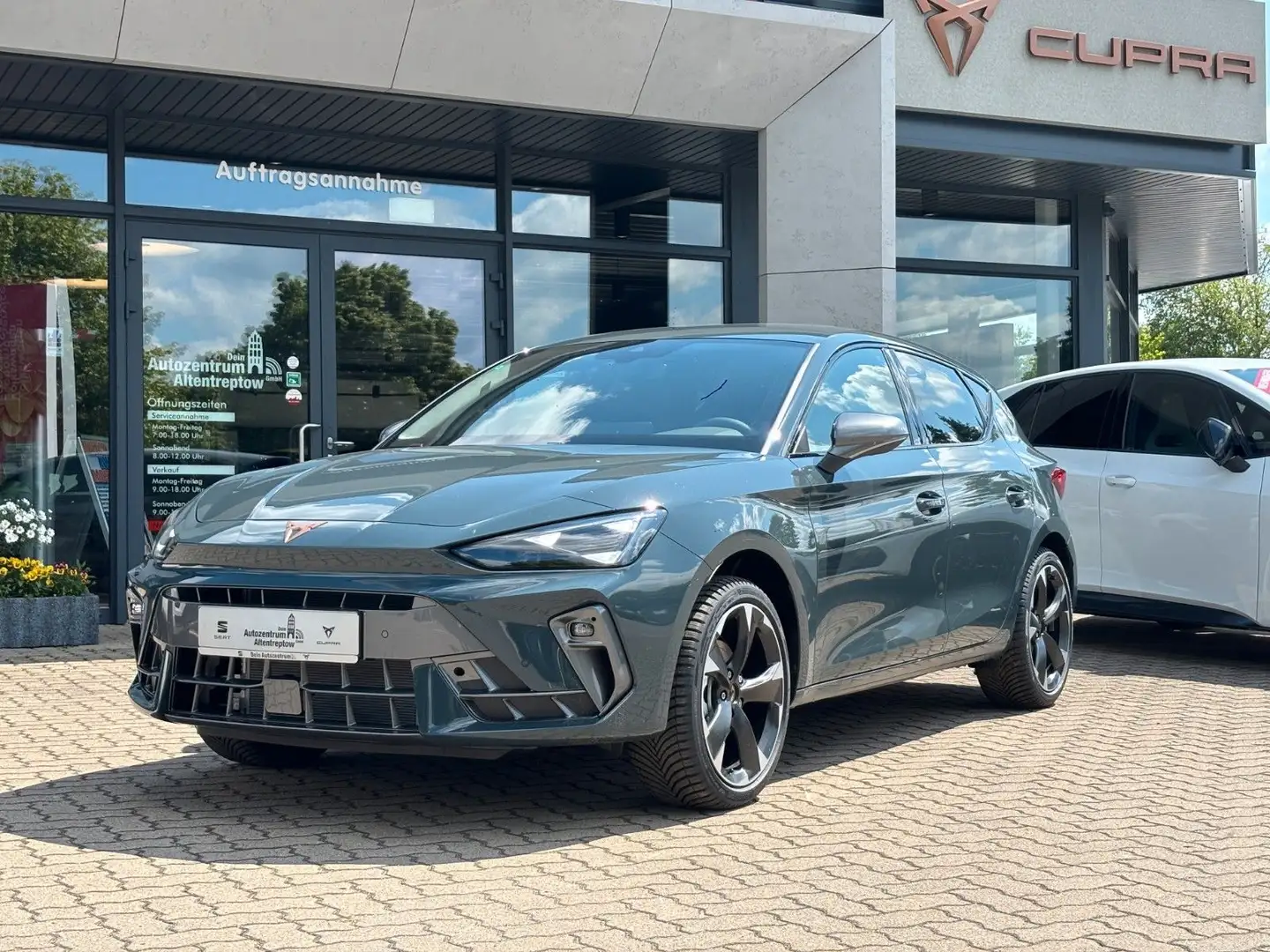 CUPRA Leon 1.5 TSI 110kW Navi LED SH PDC Bleu - 2