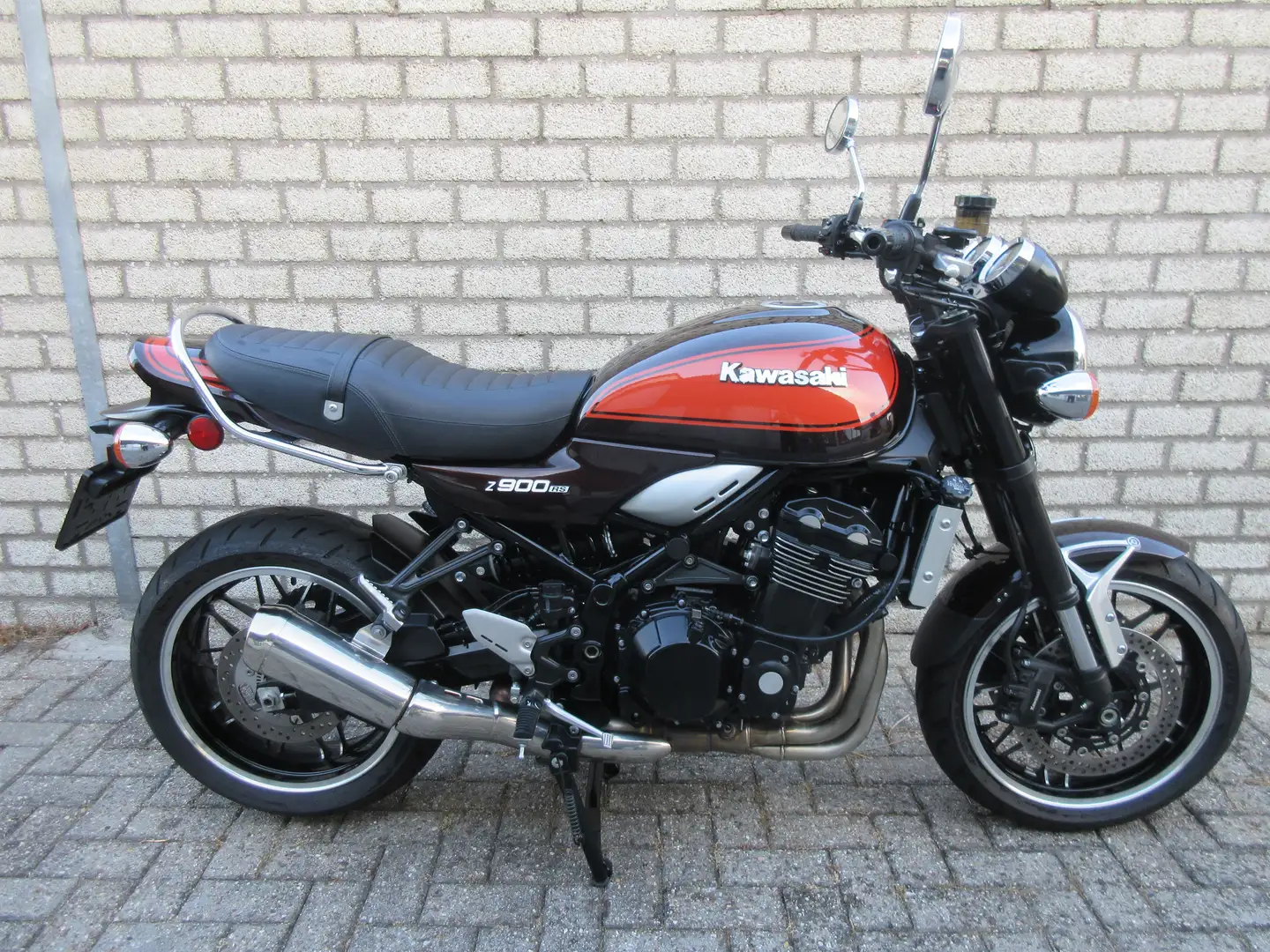 Kawasaki Z900RS Rosso - 2