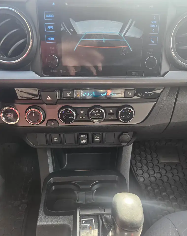 Toyota Tacoma снимка Toyota Tacoma