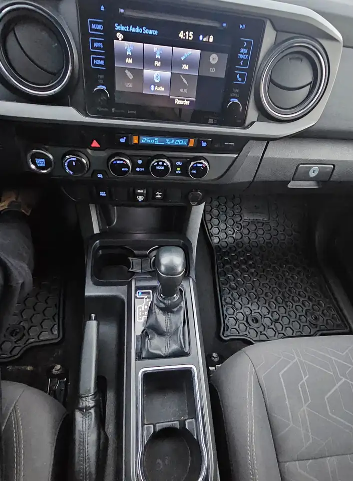 Toyota Tacoma снимка Toyota Tacoma