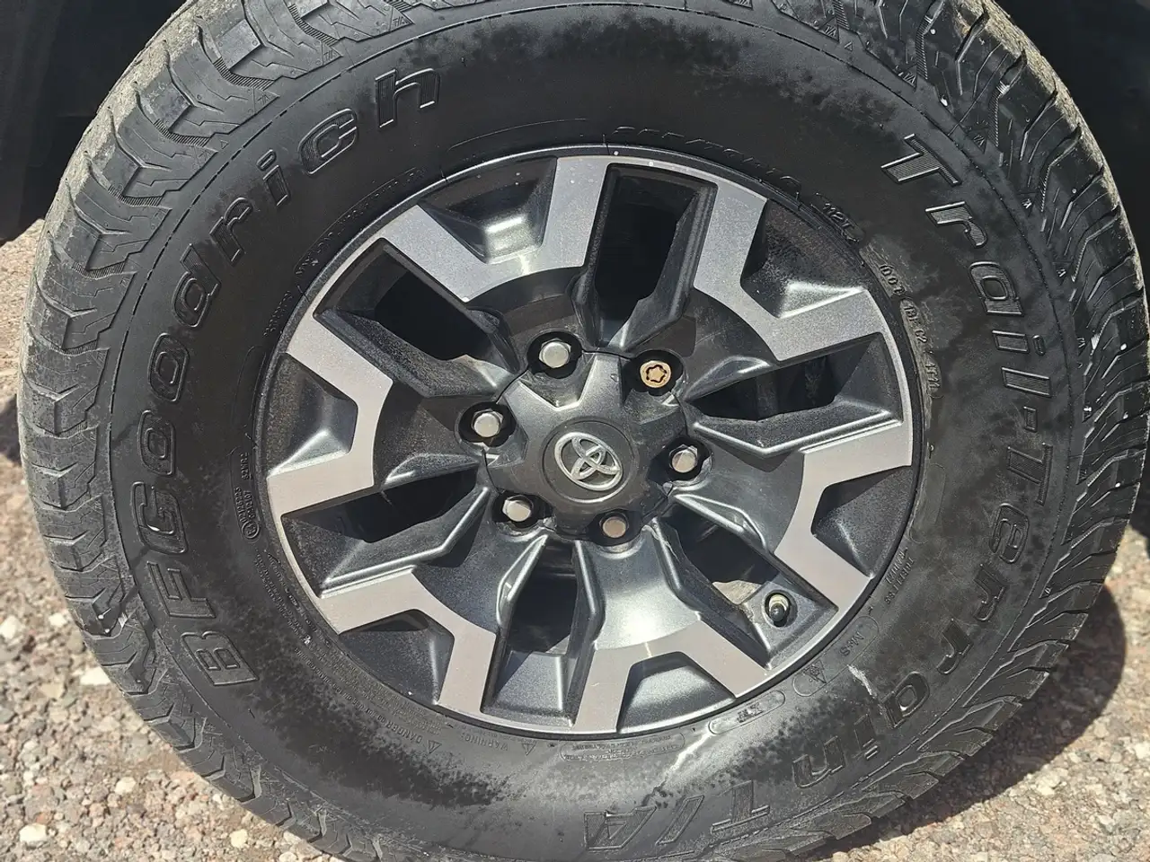 Toyota Tacoma снимка Toyota Tacoma