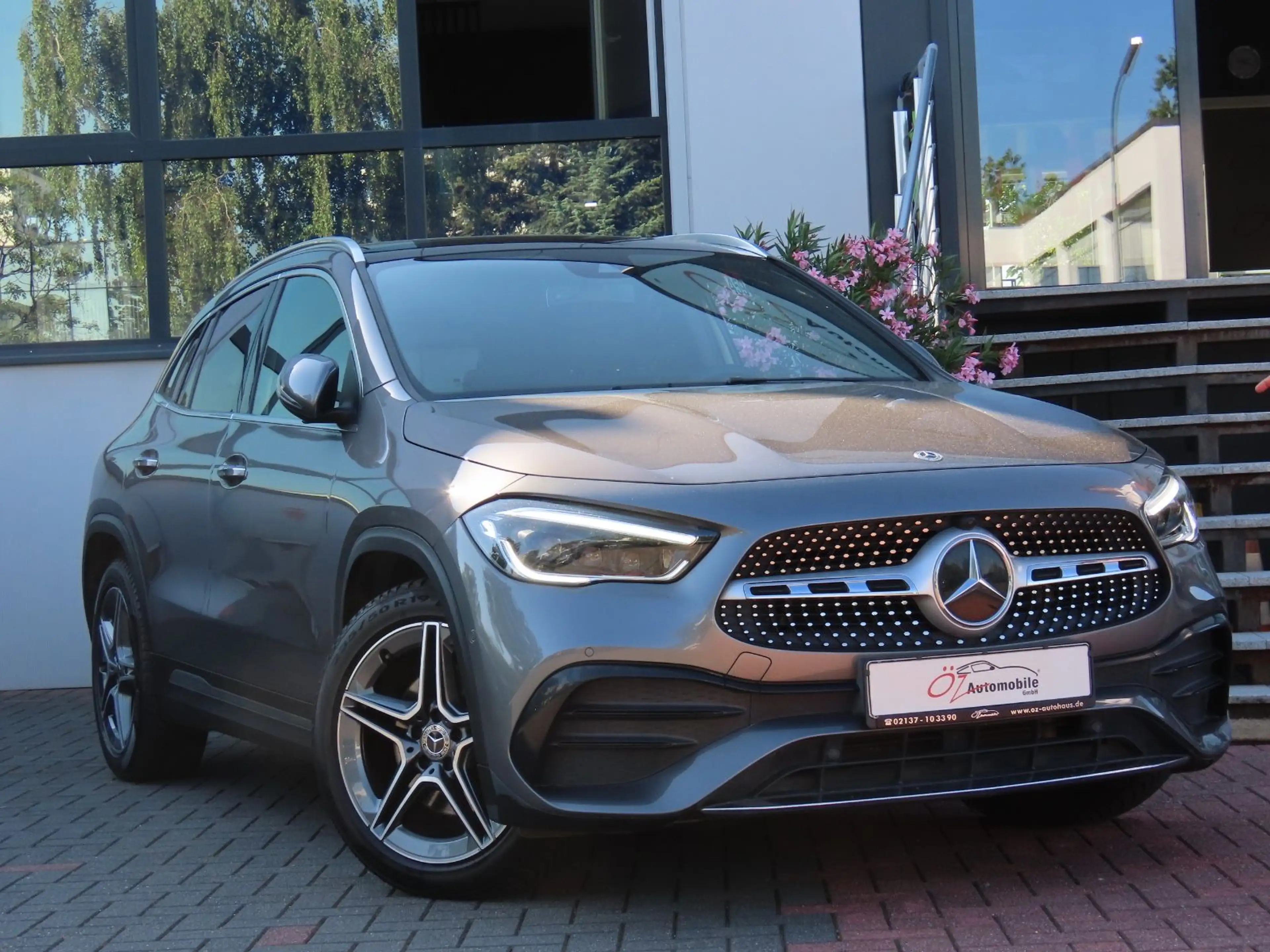 Mercedes-Benz GLA 200 d Autom. AMG-Line Alcantara Ambiente Pano