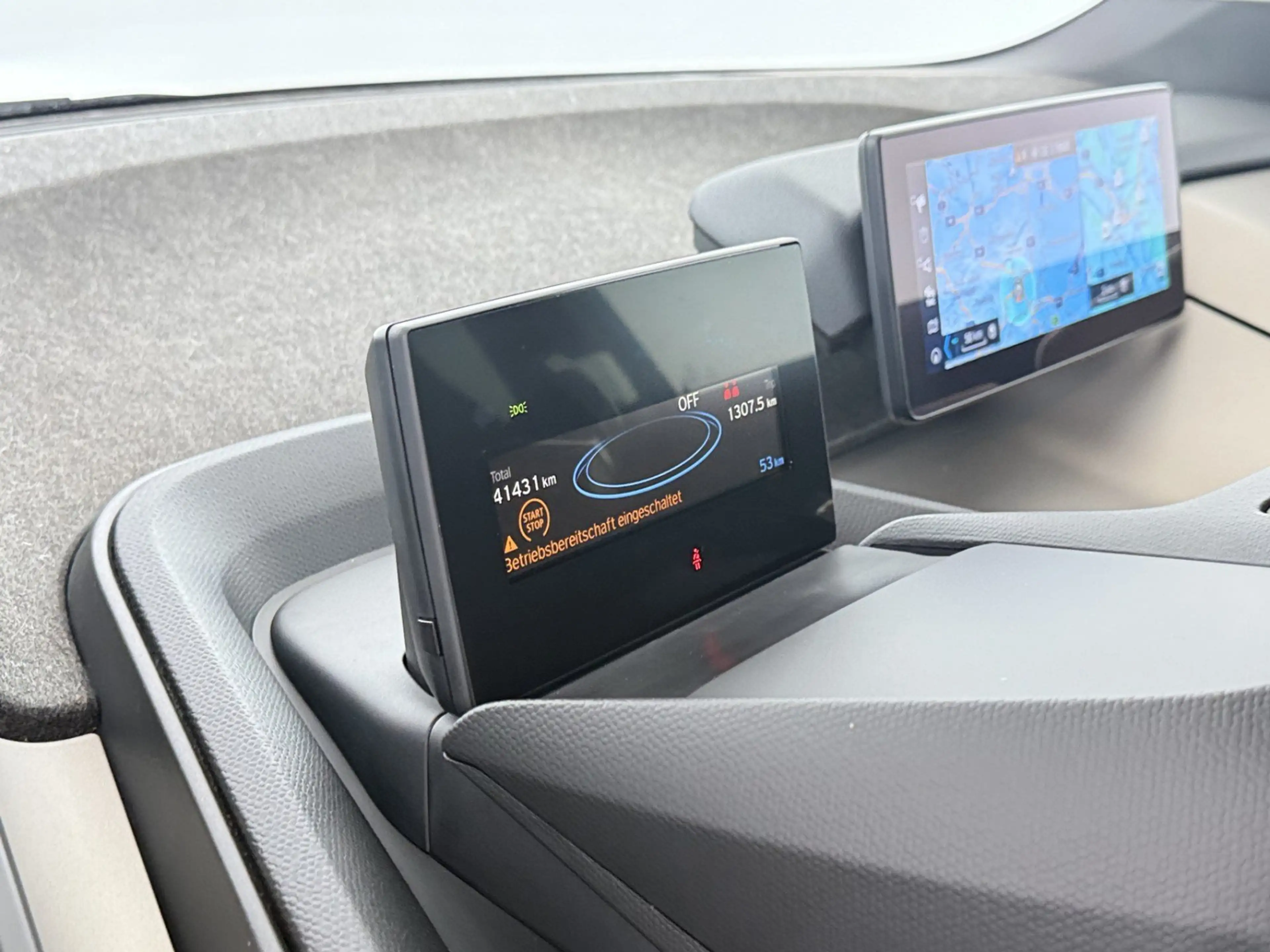 BMW i3 42kWh Aut LED WAERMEPUMPE NAVI SITZHZG TEMP — photo 15