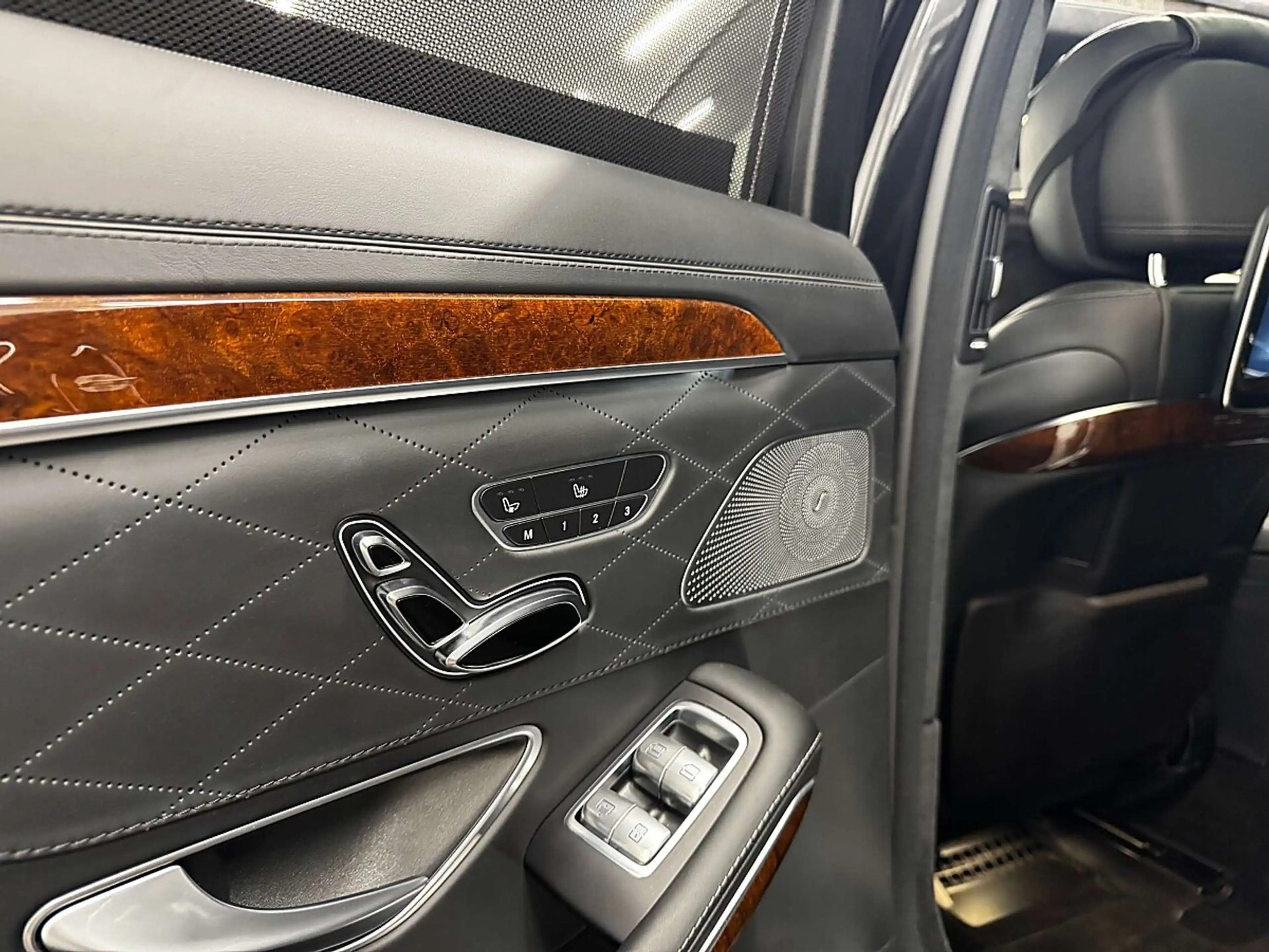 Mercedes-Benz S 350 BlueTEC lang Aut. AMG-LINE/ CHAFFEUR-PAKET/ EXK... — photo 10