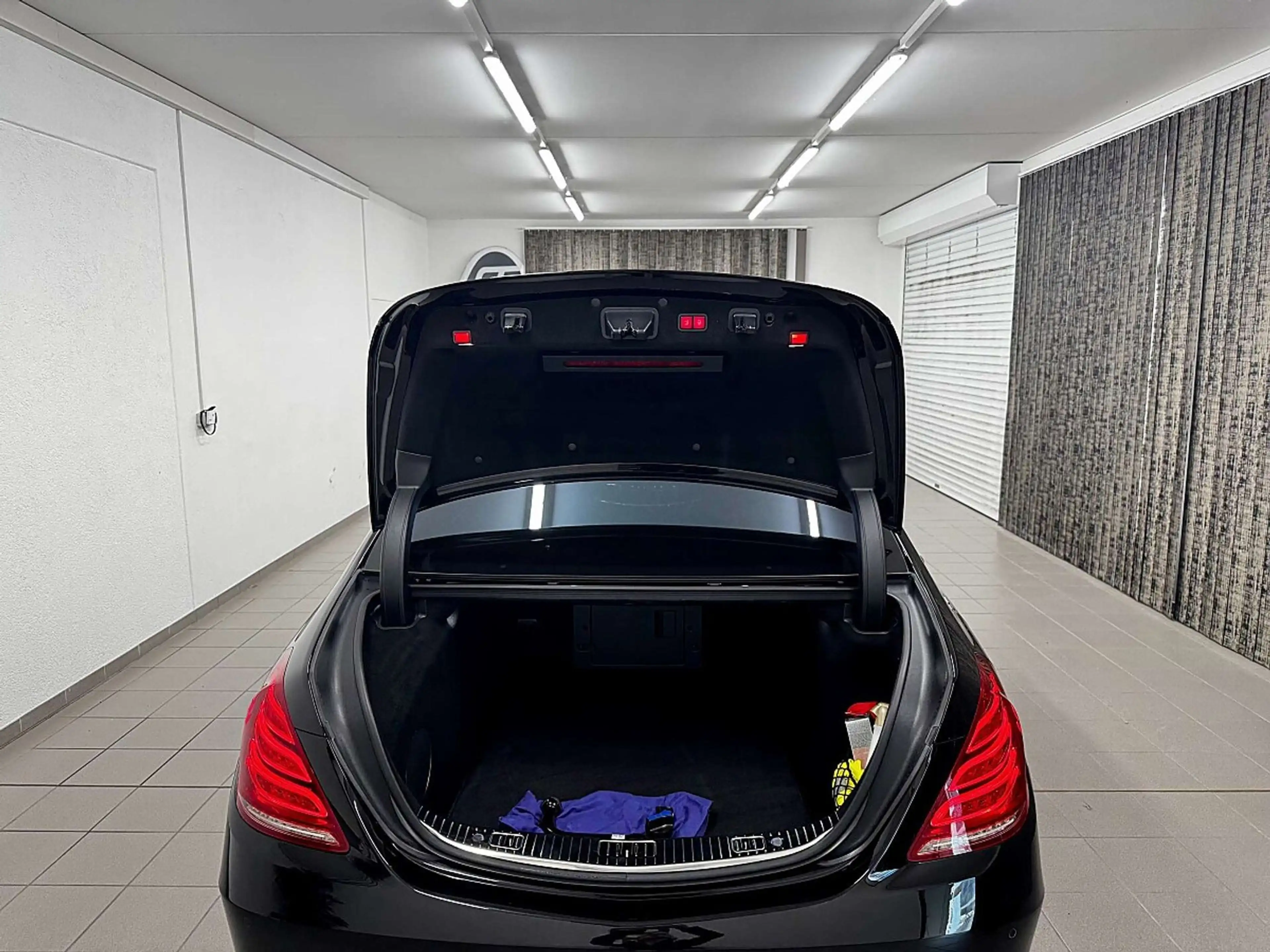 Mercedes-Benz S 350 BlueTEC lang Aut. AMG-LINE/ CHAFFEUR-PAKET/ EXK... — photo 49