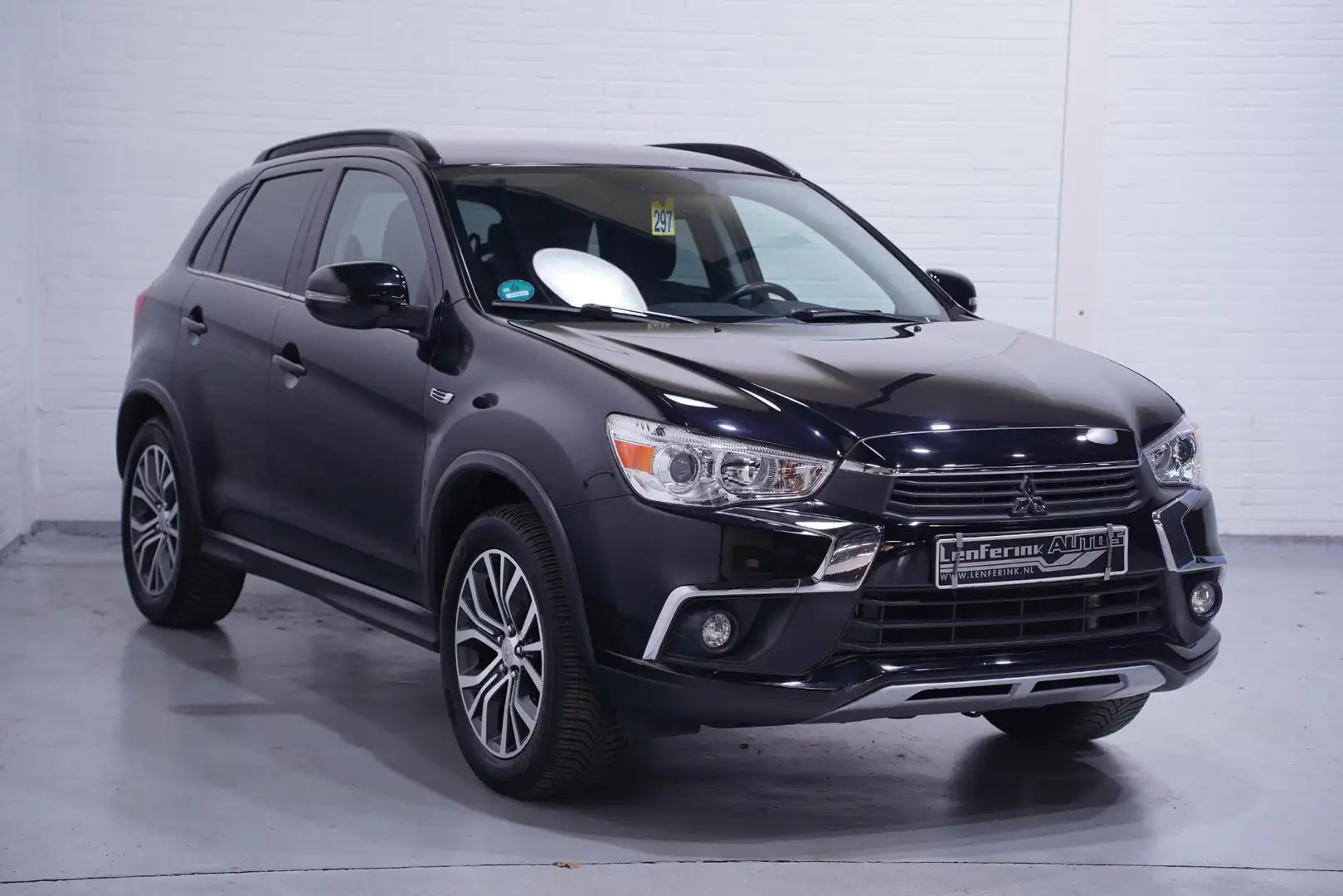 Mitsubishi ASX 1.6 Cleartec Intense Climate control Trekhaak Crui Zwart - 2