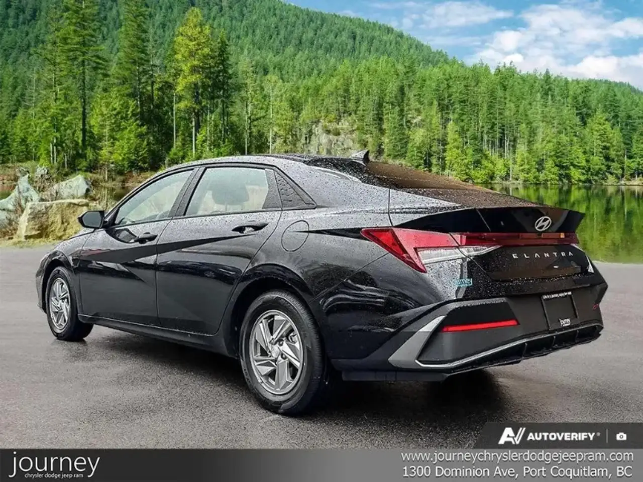Hyundai ELANTRA photo Hyundai ELANTRA