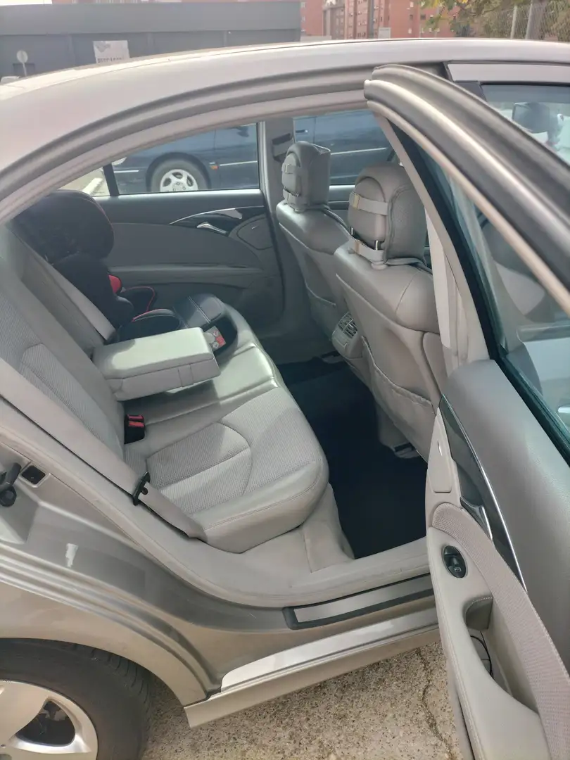 Mercedes-Benz E 270 E Familiar 270 CDI Grau - 1
