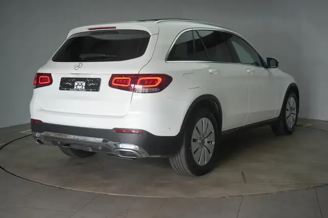 Mercedes-Benz GLC view 4