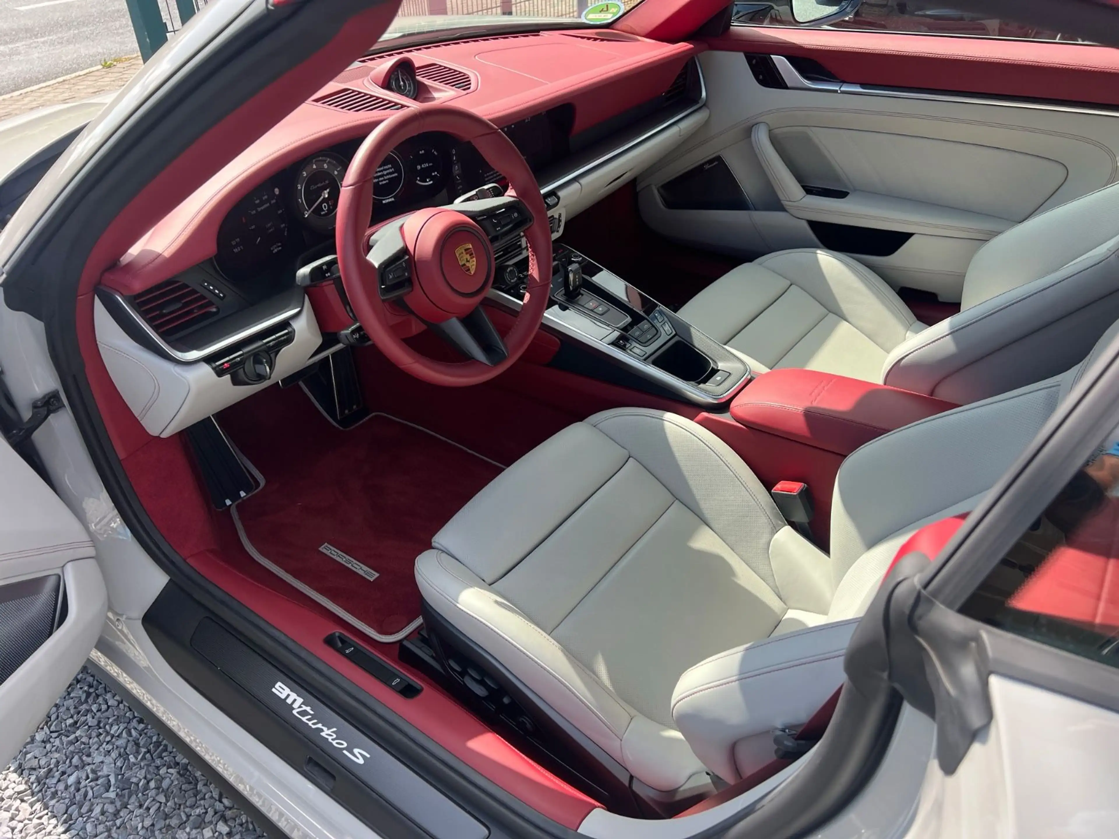 Porsche 992 911 Turbo S+M-LED+NAV+BURMESTER+1 HAND+APPROVED+ — photo 9
