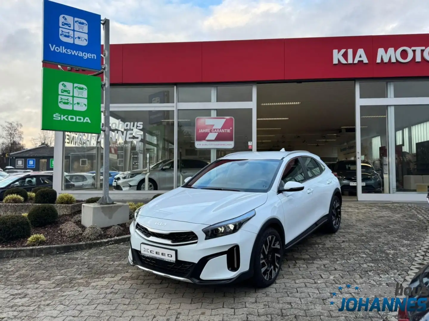 Kia XCeed 1.5 T-GDI Spirit Automatik Klima Navi Weiß - 1