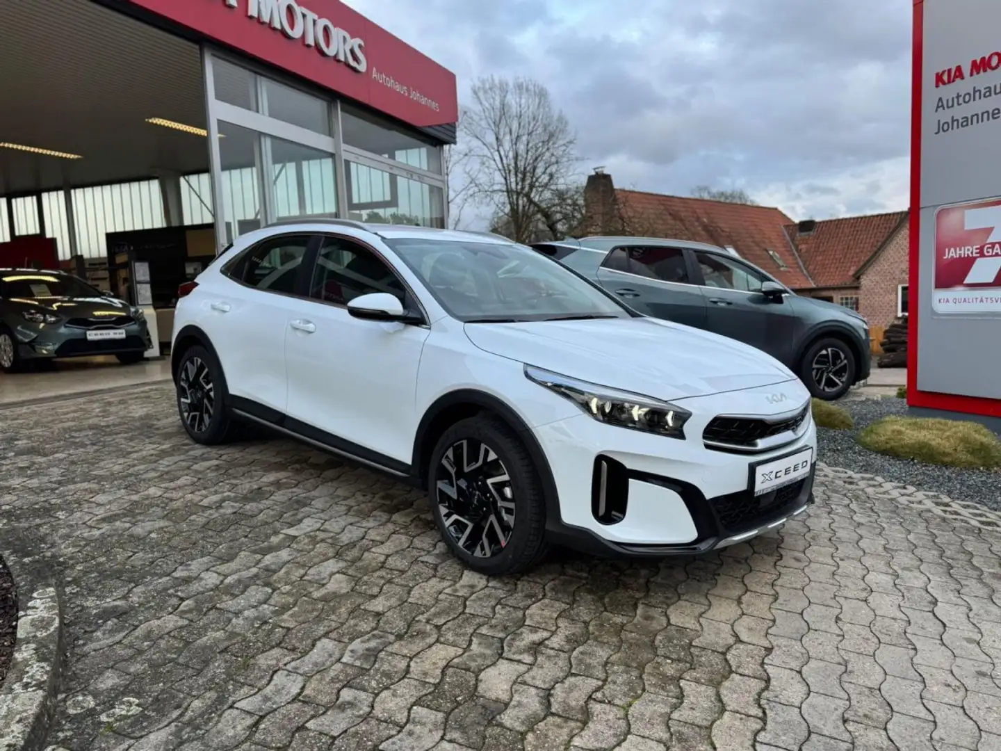 Kia XCeed 1.5 T-GDI Spirit Automatik Klima Navi Weiß - 2