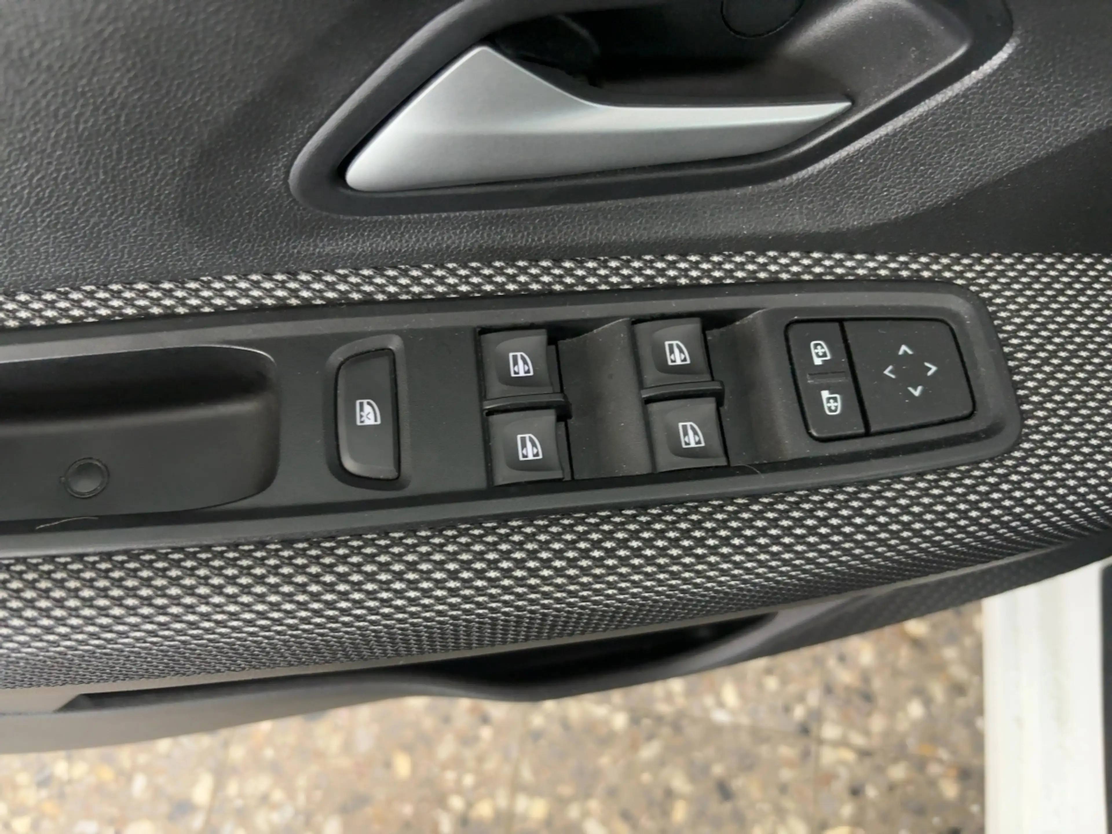 Dacia Sandero III 1.0 TCe 90 Expression — photo 13