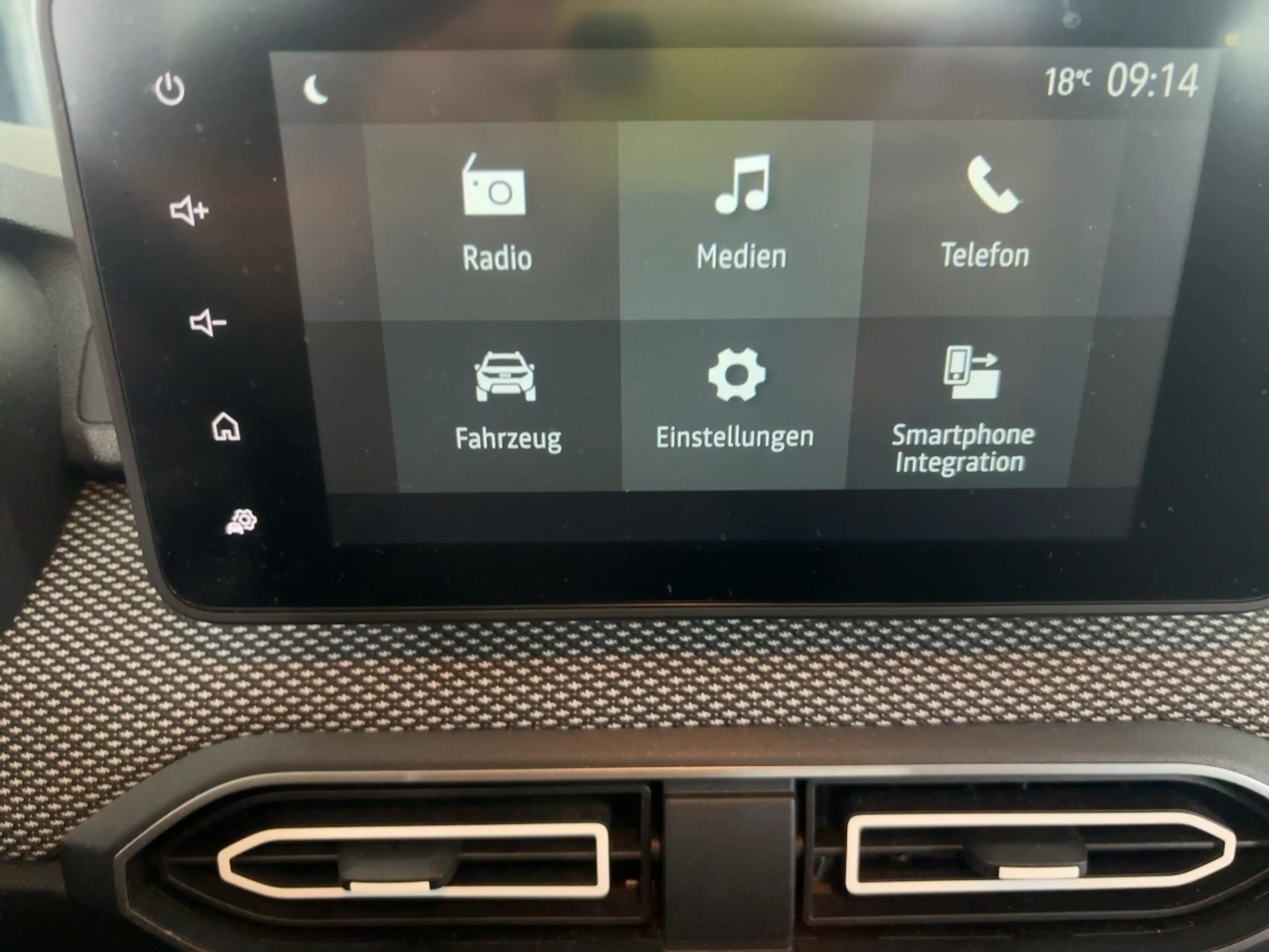 Dacia Sandero III 1.0 TCe 90 Expression — photo 11