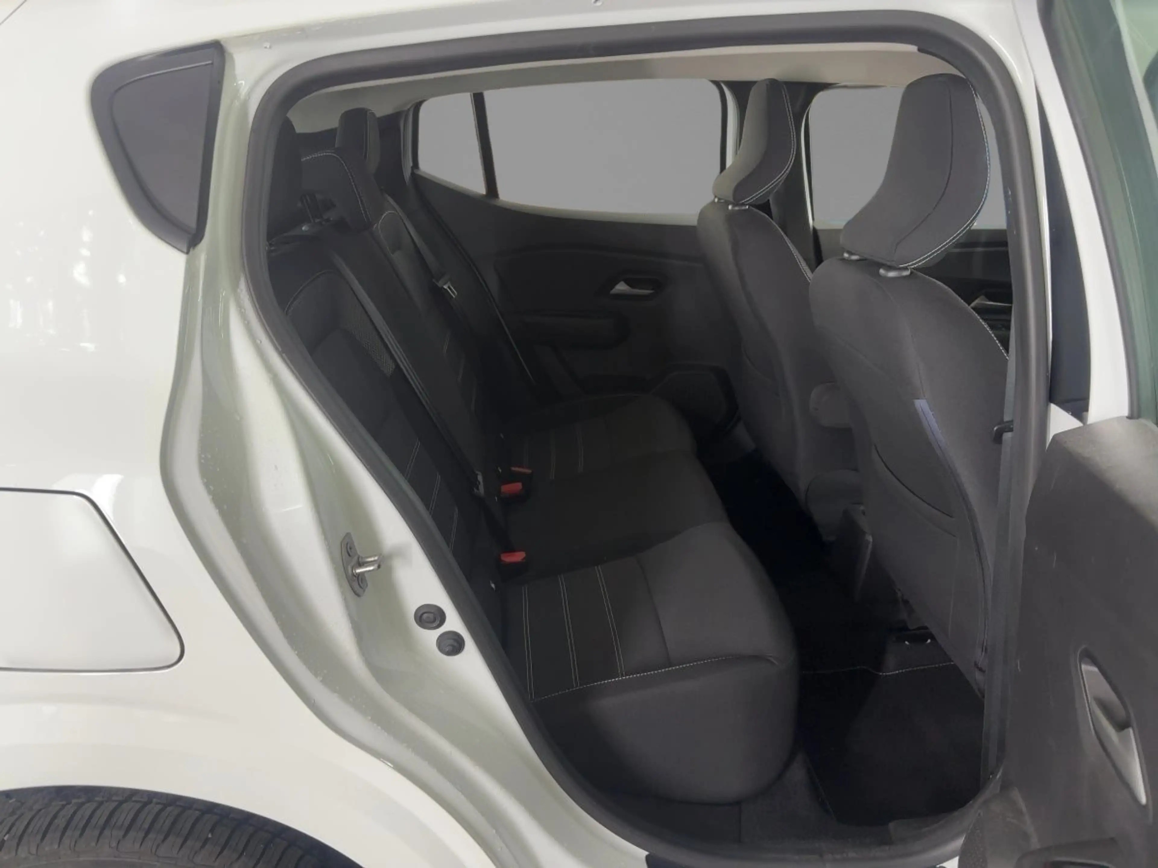 Dacia Sandero III 1.0 TCe 90 Expression — photo 8
