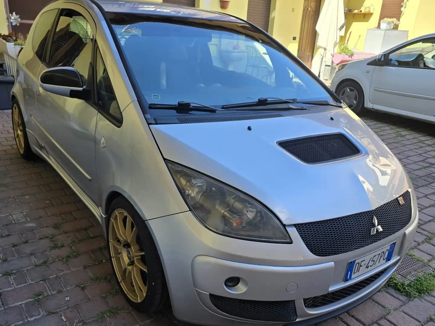 Mitsubishi Colt CZT 1.5 siva - 1