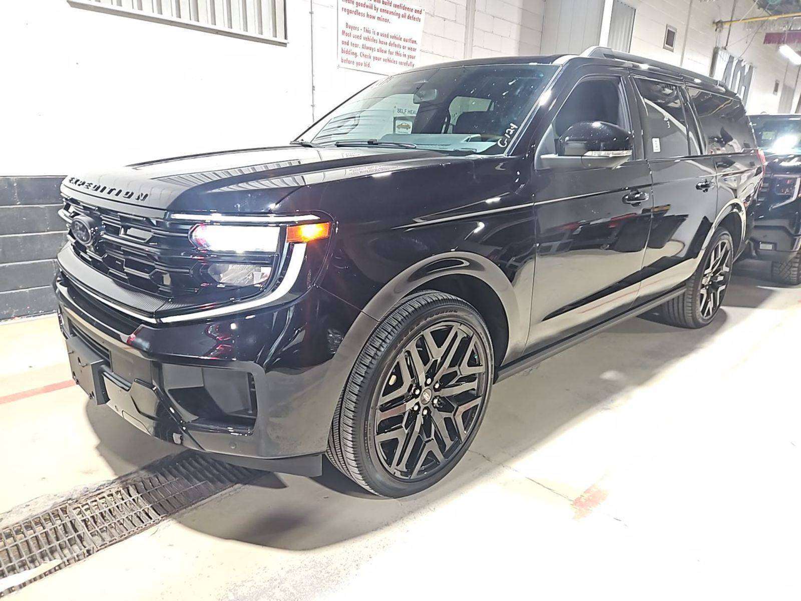 2026 Ford Expedition Platinum Max TV Stealth Perfo PACK