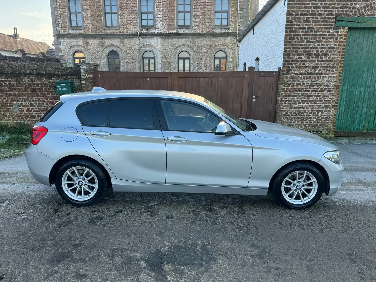 BMW 116 116i *NAV* *CLIM* *GARANTIE* Gris - 2