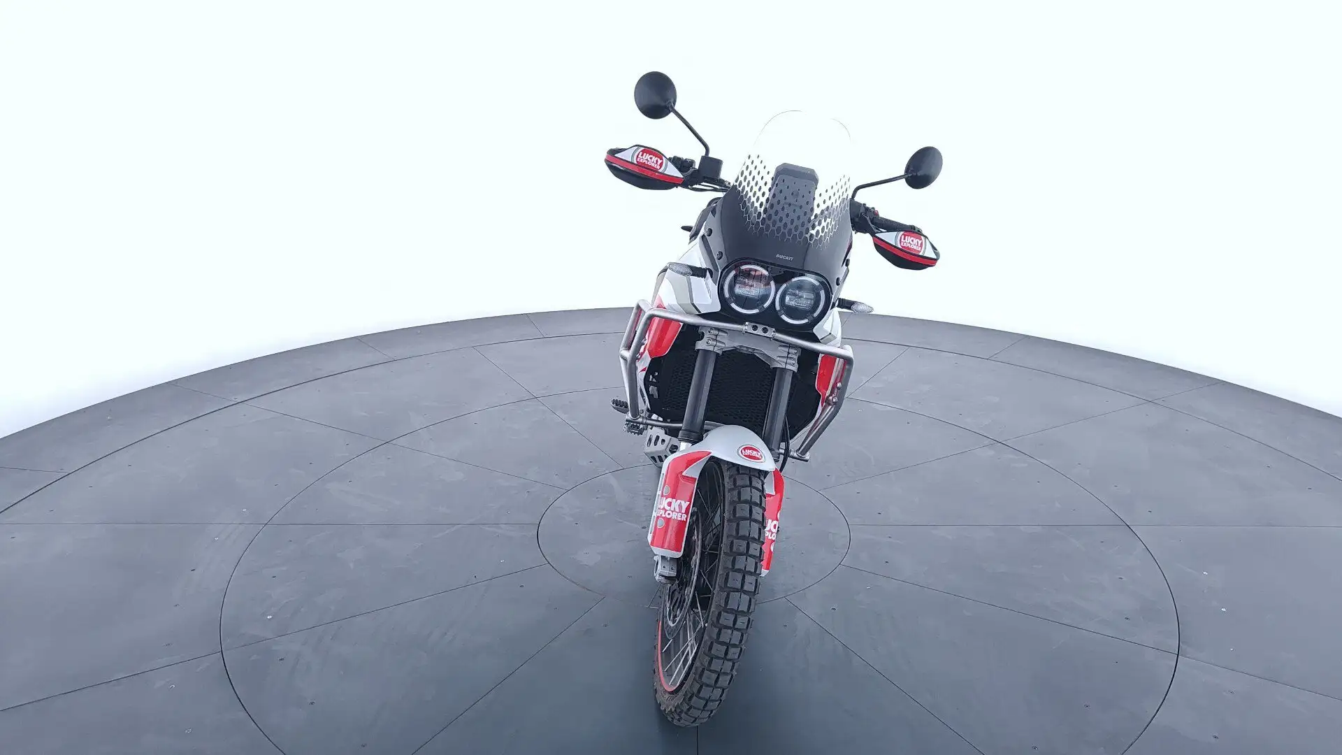 Ducati DesertX . - 2