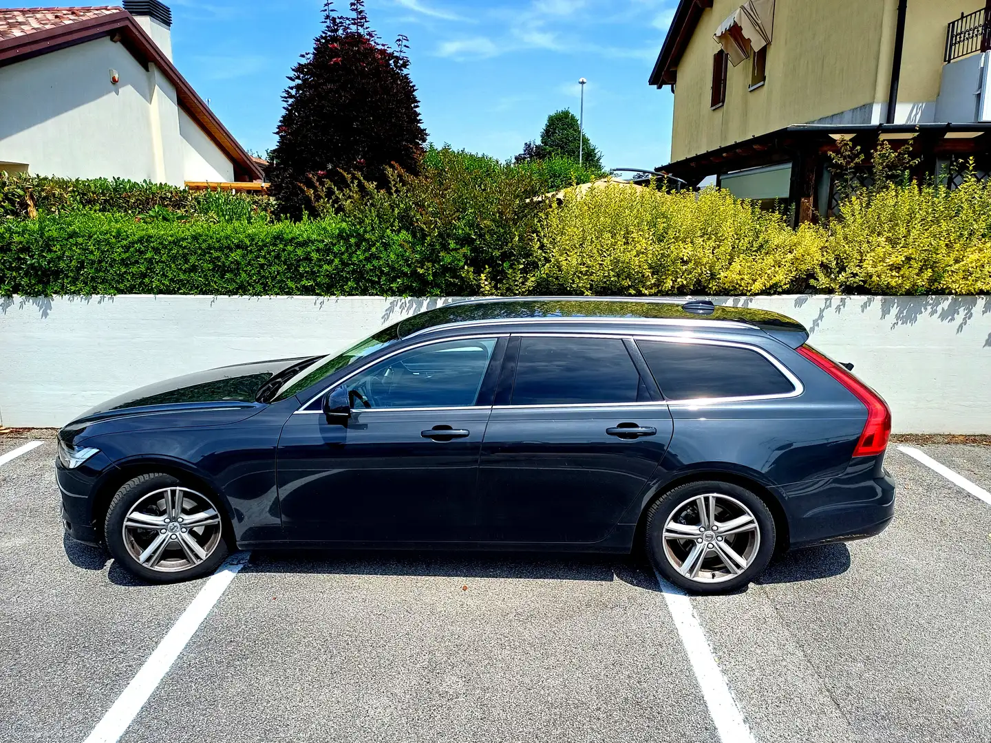 Volvo V90 2.0 d4 Business Plus Geartronic Nero - 2