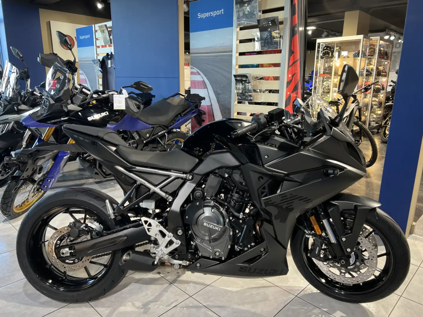Suzuki GSX-8R Blauw - 1