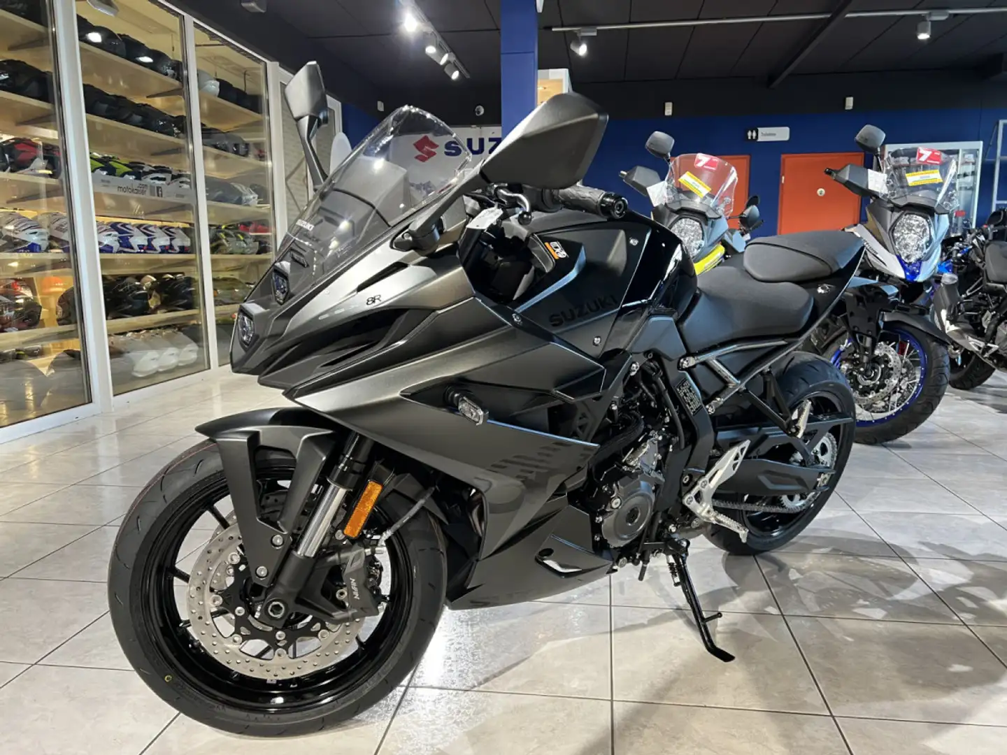 Suzuki GSX-8R Blauw - 2
