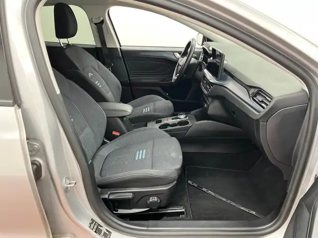 Ford Focus view 7