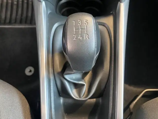 Peugeot 2008 view 12