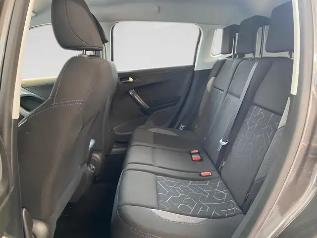 Peugeot 2008 view 8